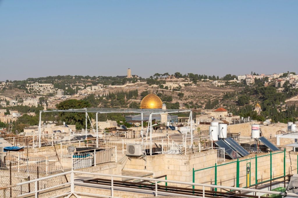 rooftop view har habayit old city jerusalem apartment near the kotel