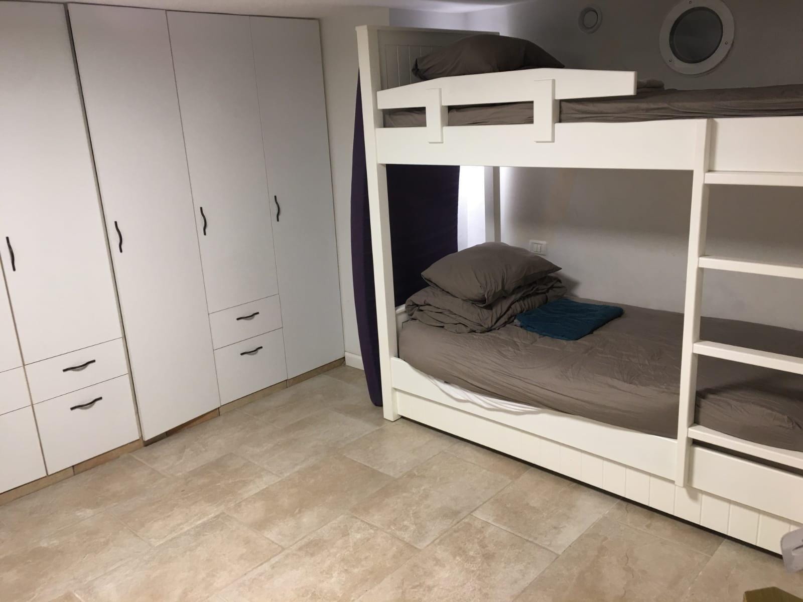 Bunk room in Old City apartment