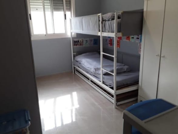 Bunk-bed room in the Hakalir Rechavia three-bedroom apartment