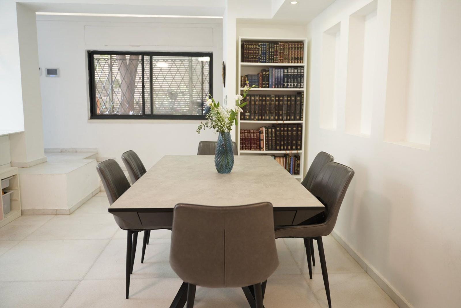 Dining area in the Ben Maimon Rechavia apartment